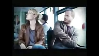 饥渴的女孩上车