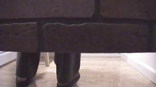 黑发中砖更衣室里偷窥视频