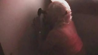 成熟gloryhole荡妇