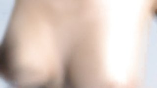 女巨人，小小的