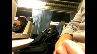 青少年抓住了我的闪烁的火车