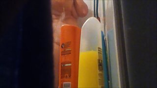 裸体的妈妈抓住了在淋浴通过隐藏凸轮