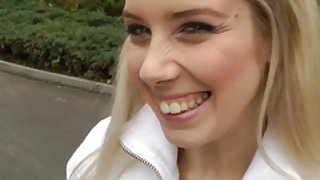 极端的性生活可爱的金发女郎