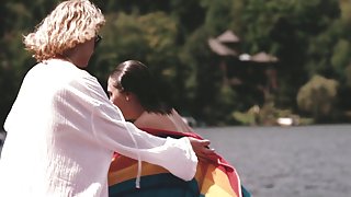 伊丽莎白*奥尔森裸体