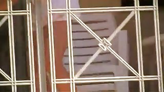 隐藏的摄像头的女孩没有内裤在阳台上