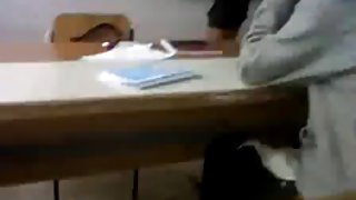 Debajo de la裙profesora