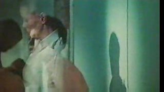 监狱女