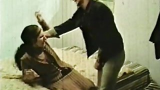丈夫回他妈的他的无聊的妻子(1970年代复古)