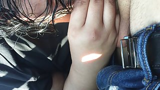 19岁的线控制动吮吸我的老二(第一次尝试)