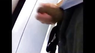 触摸摸xx47看着我，坐巴士