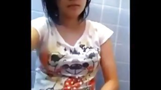 女孩的眼镜